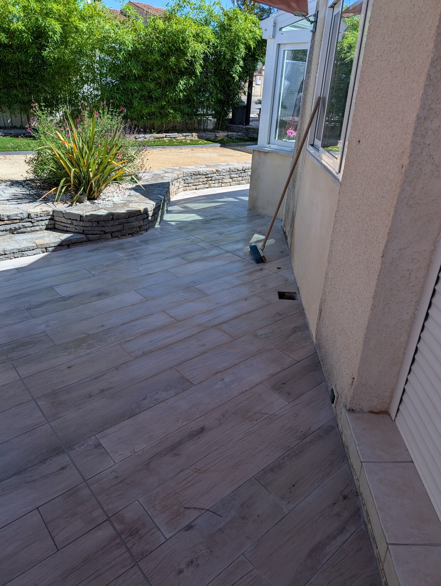 Carrelage extérieur imitation bois